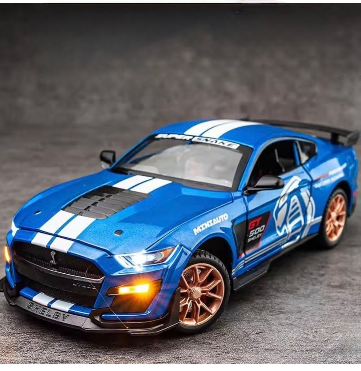 Mustang Shelby GT500 1:32 Scale Blue