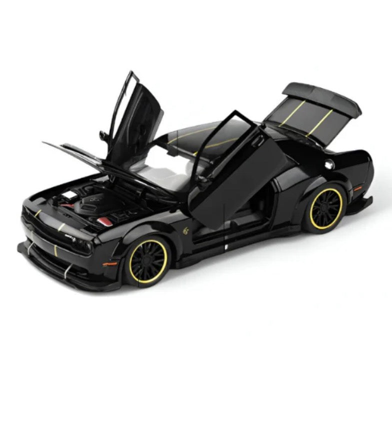 Dodge Challenger Hell Cat 1:32 Scale Black
