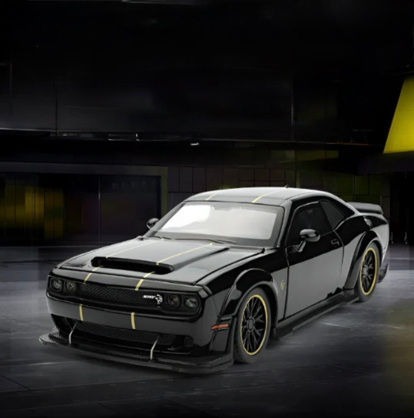 Dodge Challenger Hell Cat 1:32 Scale Black