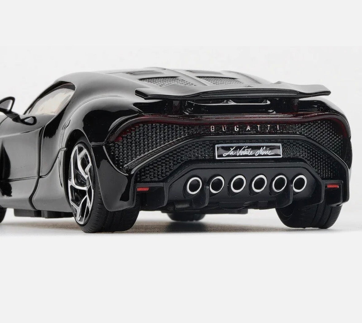 Bugatti LA Voiture Noire 1:32 Scale Black