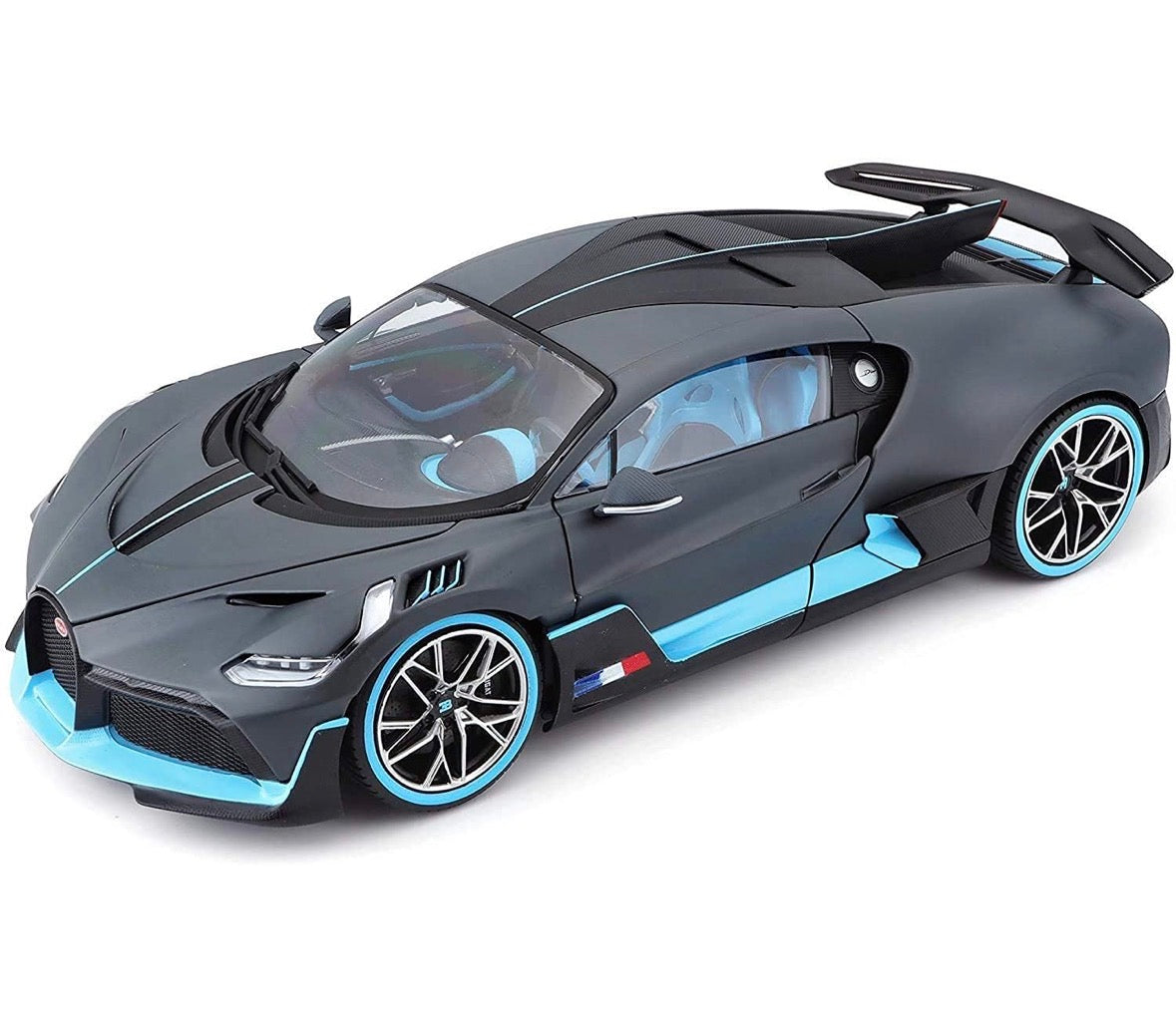Bugatti Divo 1:32 Scale Blue