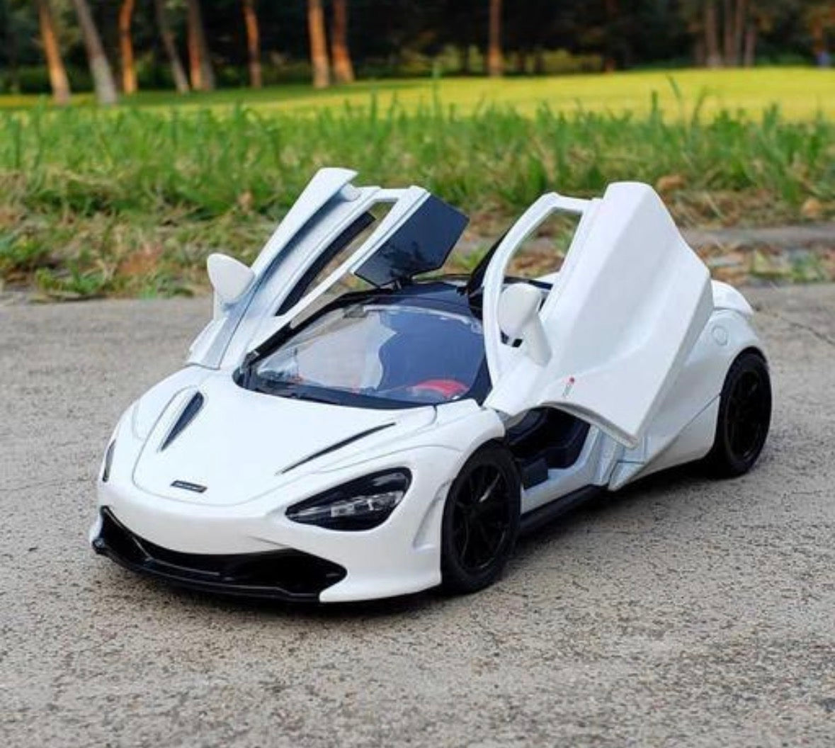 Mclaren 720s 1:32 Scale White