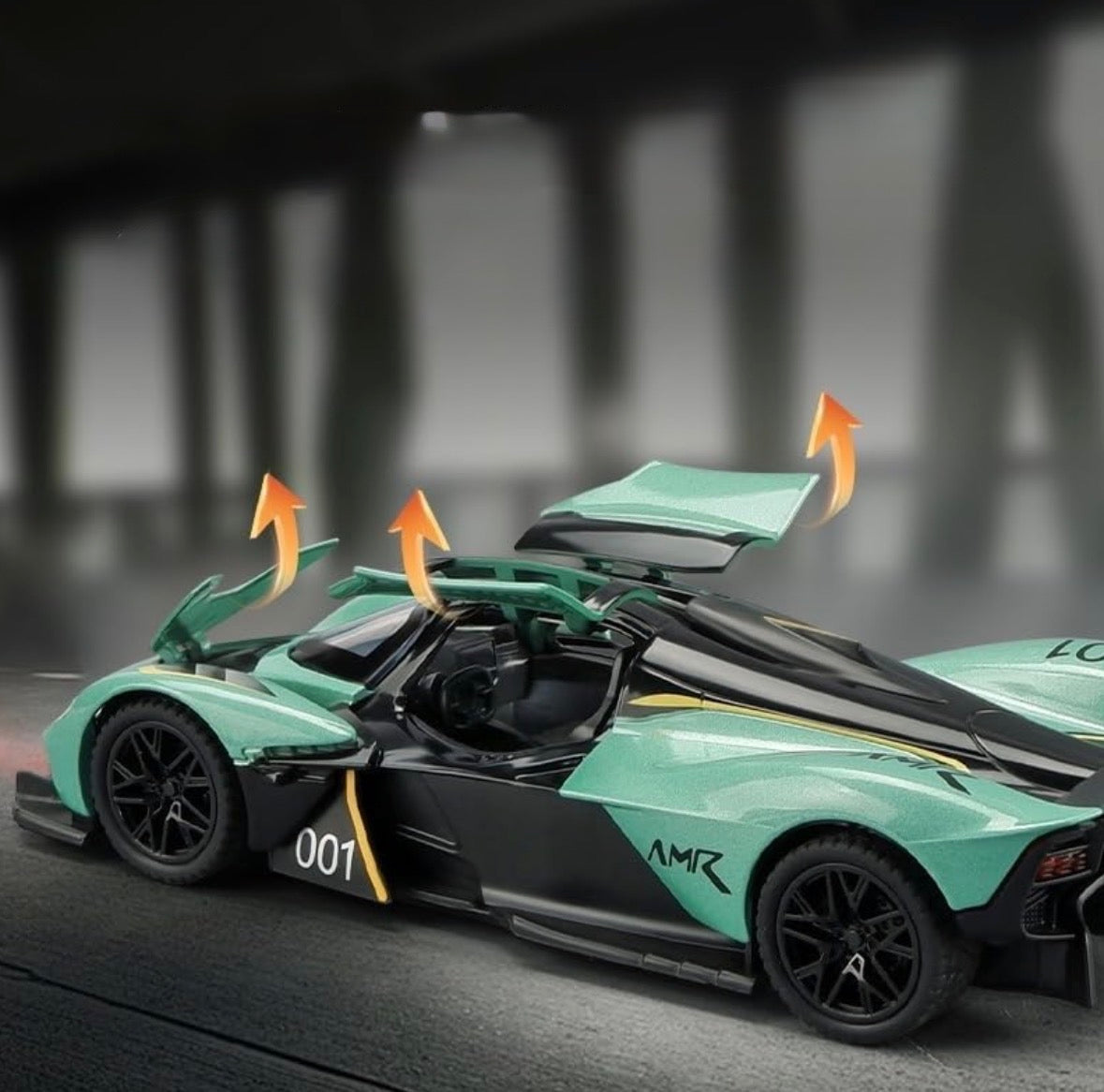 Aston Martin Valkyrie AMR 1:32 Scale Green
