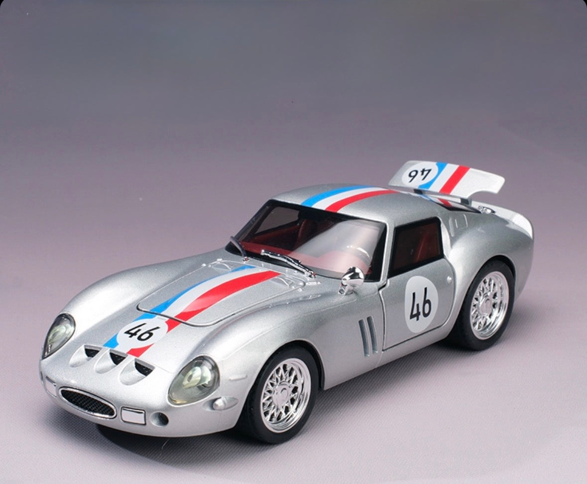 Ferrari 250 GTO 1:32 Scale Silver