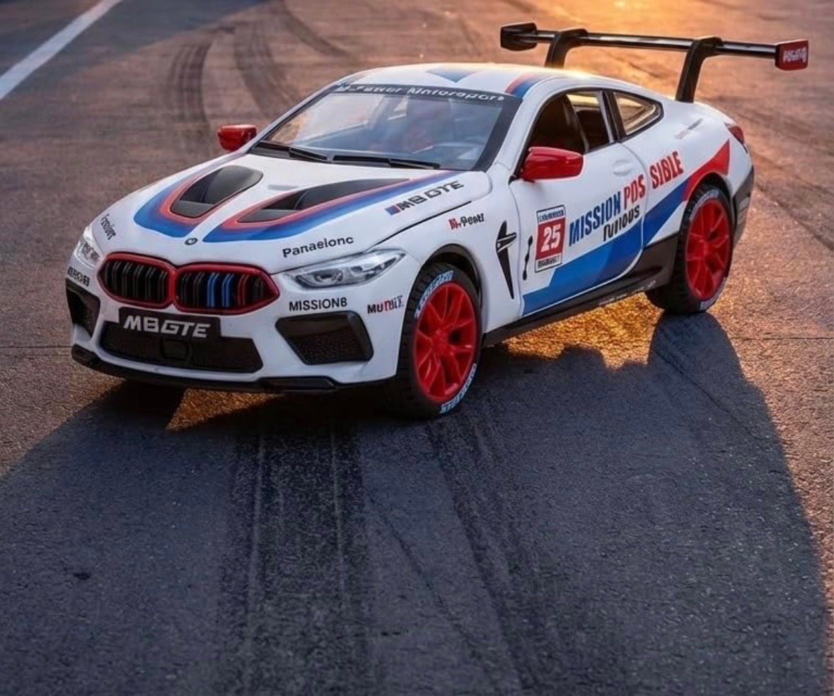 BMW M8 GTE 1:32 Scale White
