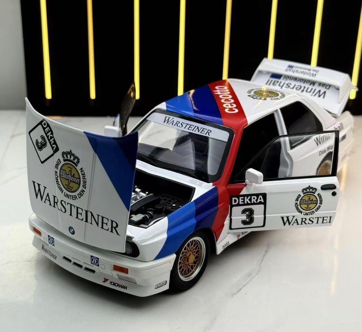 BMW M3 1:24 Scale White