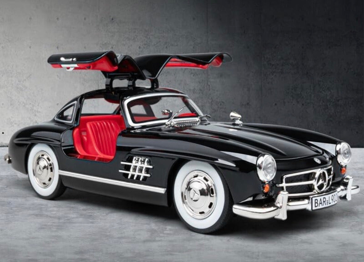 Mercedes 300 SL Vintage 1:24 Scale Black