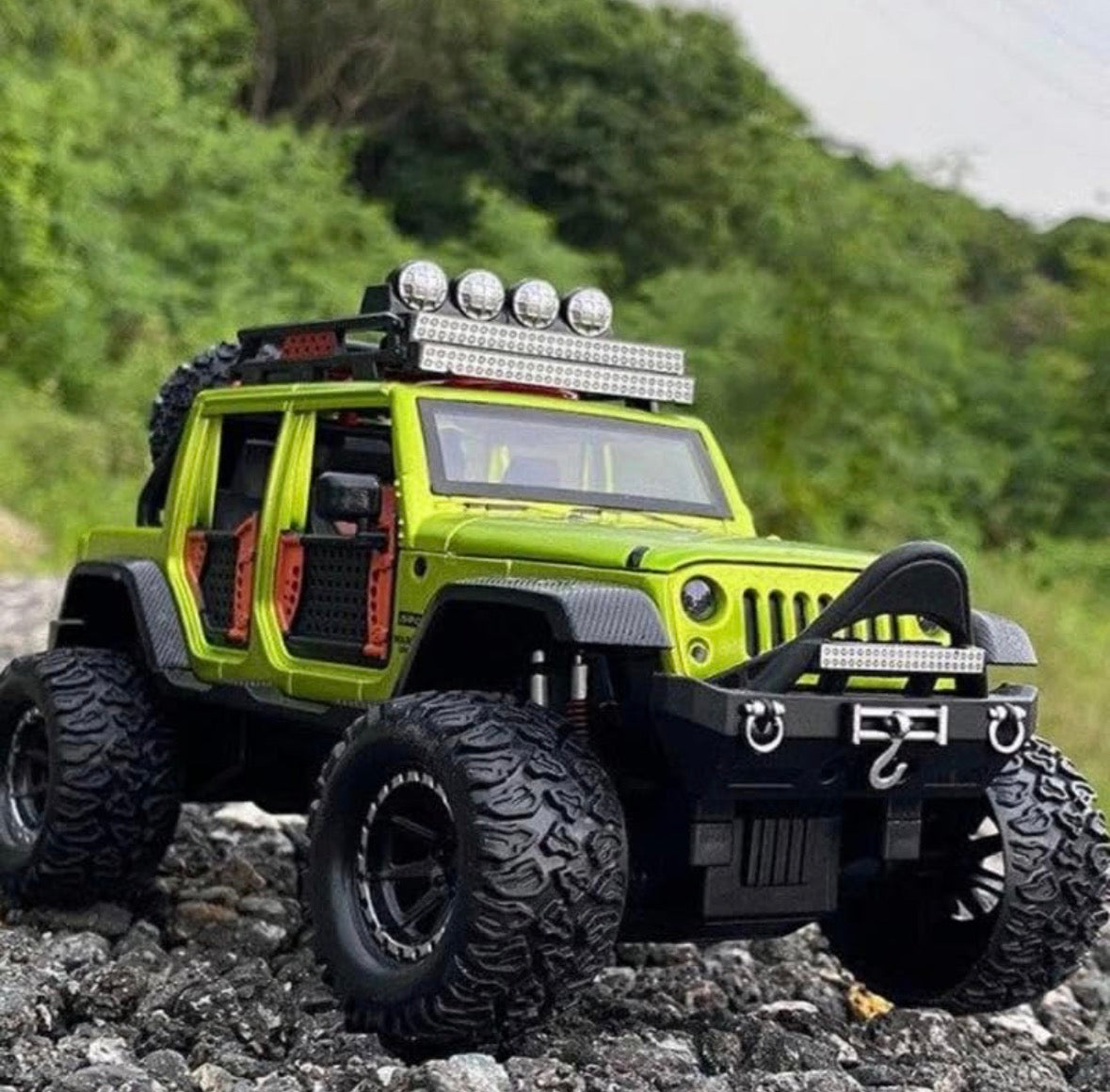 Off-Road Jeep 1:24 Scale Green